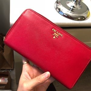 Prada big wallet. Red. 💯 authentic